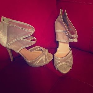 Beautiful high heel (sparkle rim)